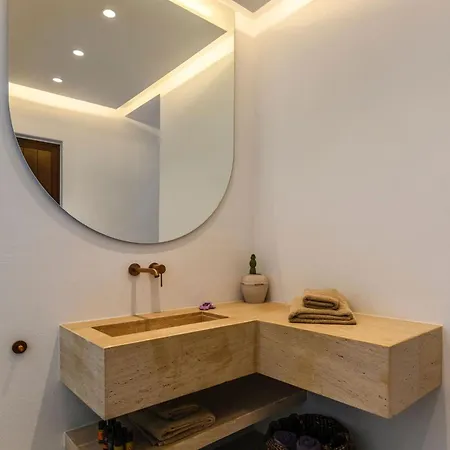 Charisma And Wellness Club Hotel