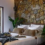 Отель Charisma And Wellness Club