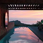 Отель Charisma And Wellness Club Plintri